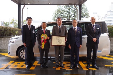 ネッツトヨタ湘南株式会社から福祉車両の寄贈